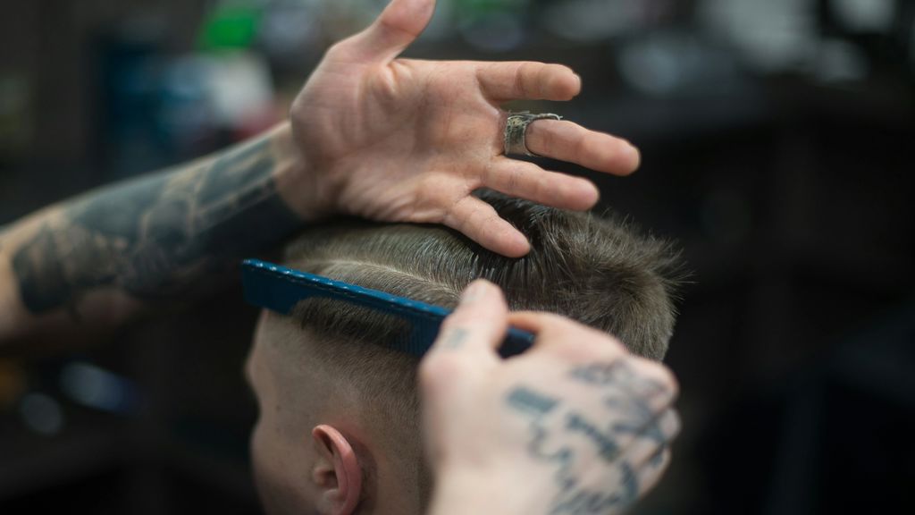 Haarschnitt im Traum